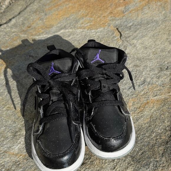 Jordan Air Jordan 1 Mid SE Size 10C - Picture 3 of 8